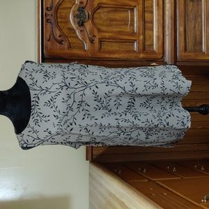 CJ Banks 🆕 HOST PIC🎊 Leaf Print Sleeveless Blouse Top 1X